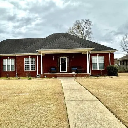 Buy this 3 bed house on 313 Kingston Drive in Florence, AL 35617