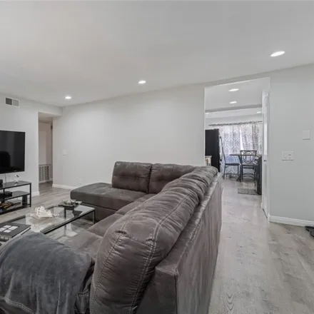 Buy this 3 bed condo on 13825 Beaver Street in Los Angeles, CA 91342