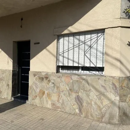 Rent this 1 bed house on Díaz Vélez 652 bis in Lisandro de la Torre, Rosario