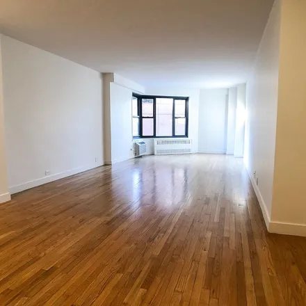 Image 2 - Sticky's, 107 East 14th Street, New York, NY 10003, USA - Apartment for rent