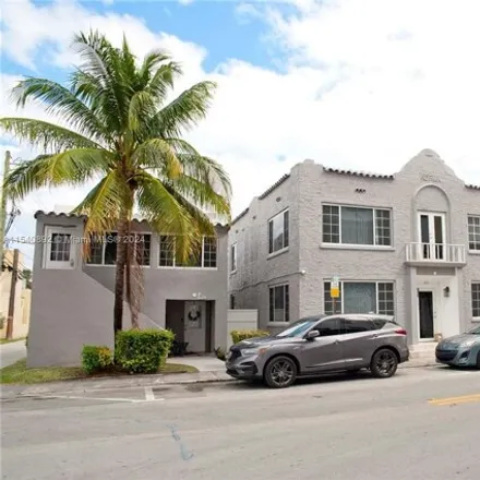 Buy this studio house on 283 South 17th Avenue in Hollywood, FL 33020