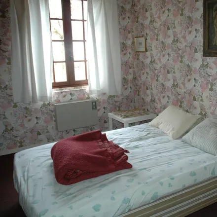 Rent this 5 bed house on 65400 Saint-Savin