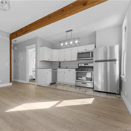 Image 6 - 836 East 229th Street, New York, NY 10466, USA - Townhouse for sale
