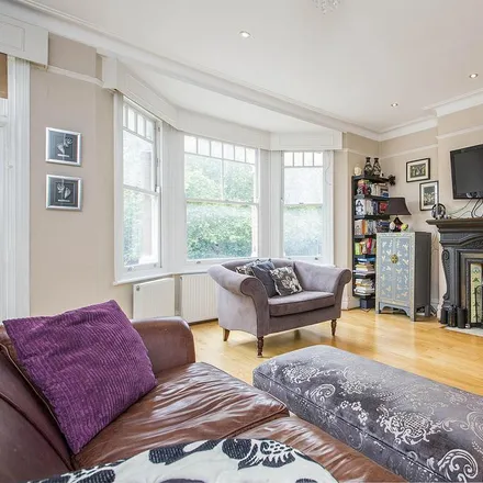 Rent this 4 bed apartment on Clapham Common West Side in London, SW4 9AZ