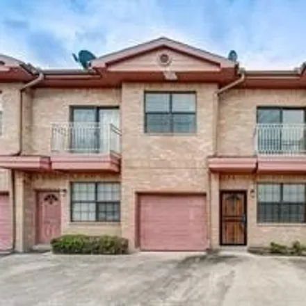 Rent this 2 bed house on Yuan Ten in Bellaire Boulevard, Houston