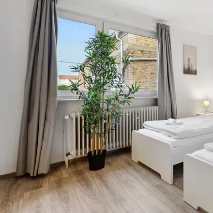Rent this 2 bed apartment on Untermainstraße 10 in 65439 Flörsheim, Germany
