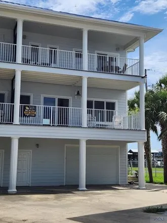 Image 2 - 6000 Admiral Craik Drive, Grand Isle, Jefferson Parish, LA 70358, USA - Condo for sale