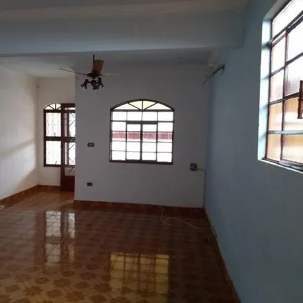 Buy this 2 bed house on Avenida Raposo Tavares in Paulicéia, Piracicaba - SP
