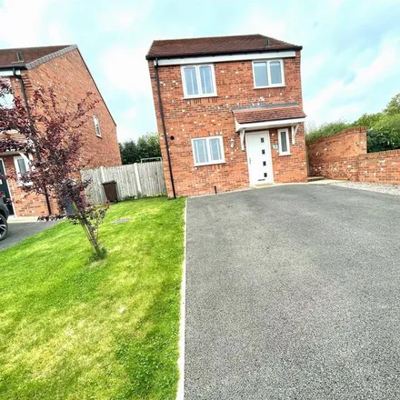 Rent this 3 bed house on Fairoaks Drive in Connah's Quay, CH5 4SH
