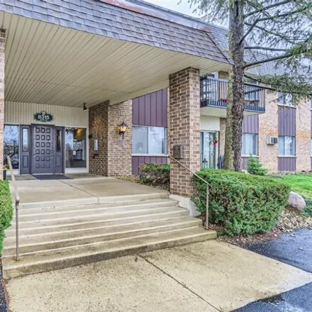 Image 2 - 3483 83rd Street, Woodridge, IL 60517, USA - Condo for sale