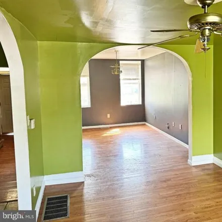Image 6 - 148 South Hilton Street, Baltimore, MD 21229, USA - House for sale