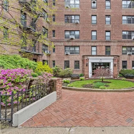Image 1 - 105-02 67th Drive, New York, NY 11375, USA - Apartment for sale