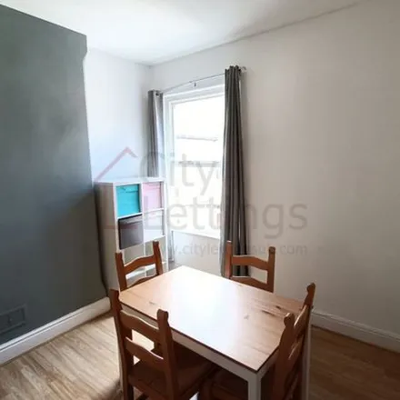 Image 3 - Private Road, Woodborough Road, Nottingham, NG3 5FN, United Kingdom - Apartment for rent