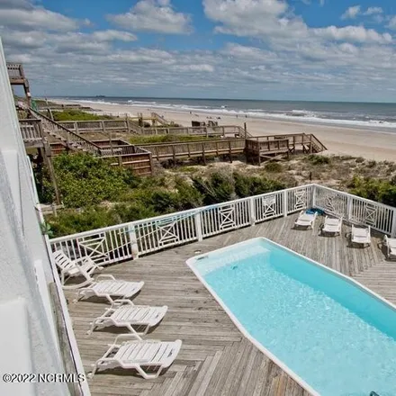 Image 3 - 7011 Ocean Drive, Emerald Isle, NC 28594, USA - House for sale