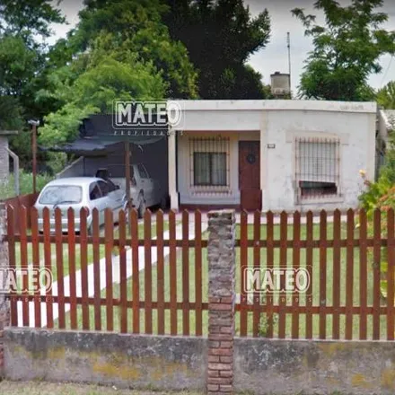 Buy this studio house on Carlos López Buchardo 398 in Villa Monsegur, B1738 GTD Moreno