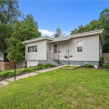 Image 3 - 122 Moreland Ave E, West Saint Paul, Minnesota, 55118 - House for sale