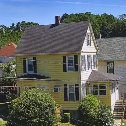 Rent this 3 bed house on 103 School St in Oyster Bay, New York