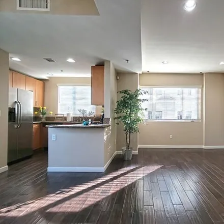 Image 4 - James M Wood & Kingsley, James M Wood Boulevard, Los Angeles, CA 90006, USA - Condo for rent