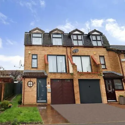 Buy this 4 bed house on Marsom Grove in Luton, LU3 4BT