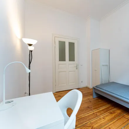 Rent this 5 bed room on 44 Brekkie in Gabriel-Max-Straße 2, 10245 Berlin