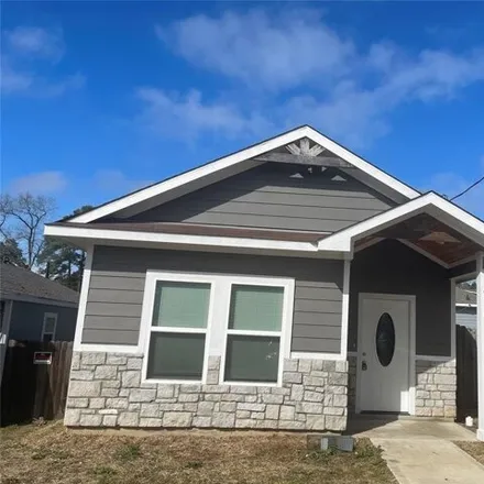 Rent this 3 bed house on 1476 West Forrestal in Montgomery County, TX 77316