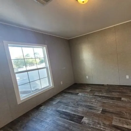 Buy this studio apartment on Donald Avenue in Hillsborough County, FL 33534