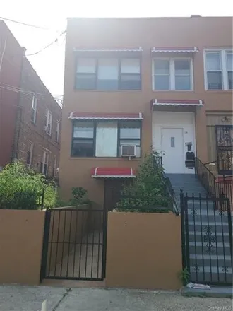 Buy this 9 bed duplex on 952 East 223rd Street in New York, NY 10466