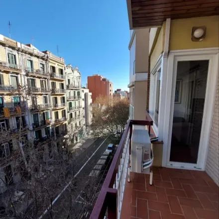 Image 5 - Carrer de Còrsega, 650, 08037 Barcelona, Spain - Apartment for rent