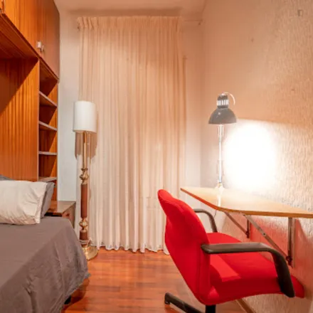 Rent this 4 bed room on Carrer de Padilla in 325, 08001 Barcelona