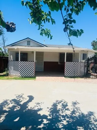 Buy this 3 bed house on Height Street in Bakersfield, CA 93305