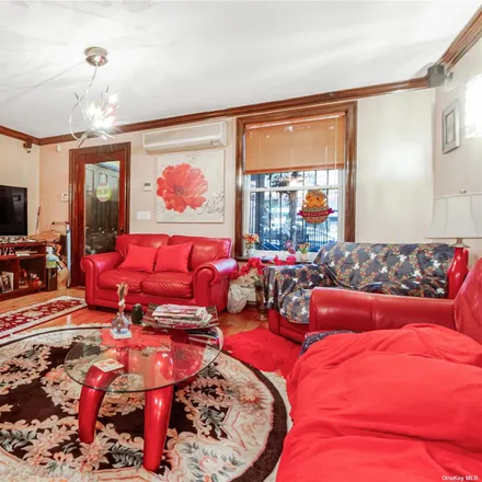 Image 2 - 45-09 Skillman Avenue, New York, NY 11104, USA - Townhouse for sale