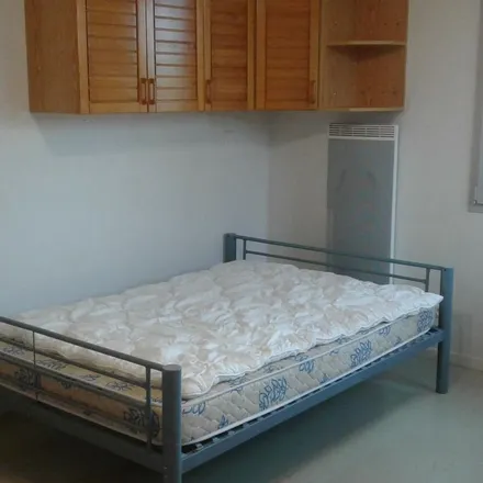 Rent this 1 bed apartment on Du Pain pour demain in 1a Boulevard Voltaire, 21000 Dijon