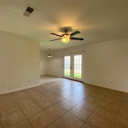 Image 7 - 6510 Cinnamon Oaks Drive, Dallas, TX 75241, USA - House for rent