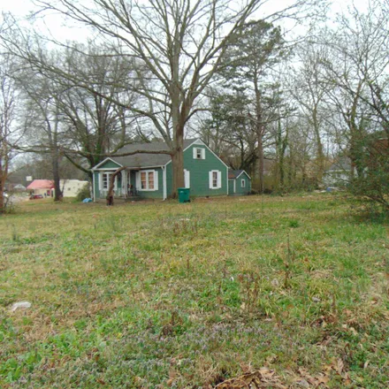 Buy this studio house on 500 Greenwood Avenue in Jackson, TN 38301