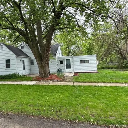 Buy this 3 bed house on 1770 South Karle Avenue in Westland, MI 48186
