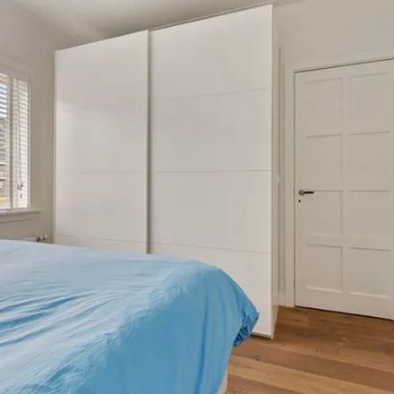 Rent this 4 bed apartment on Dappermarkt in Dapperplein, 1093 VJ Amsterdam