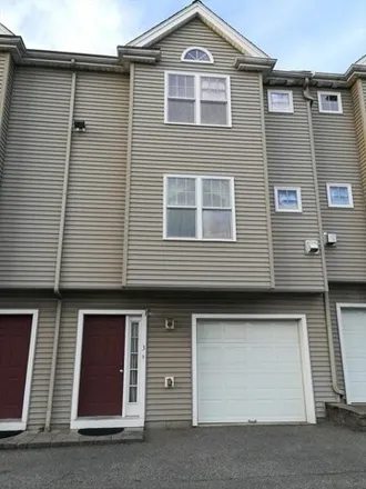Rent this 3 bed townhouse on 115 Elm Street in Quincy, MA 02169
