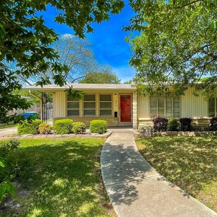 Buy this 3 bed house on 633 Robinhood Place in San Antonio, TX 78209