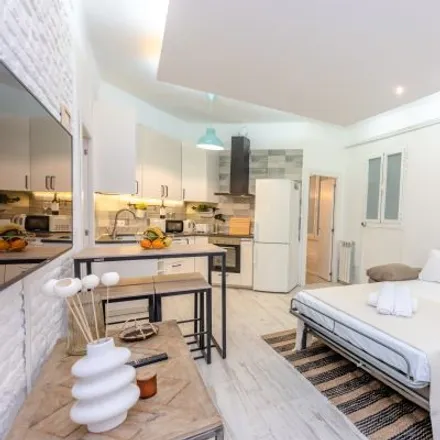 Image 6 - Calle de Menorca, 30, 28009 Madrid, Spain - Apartment for rent
