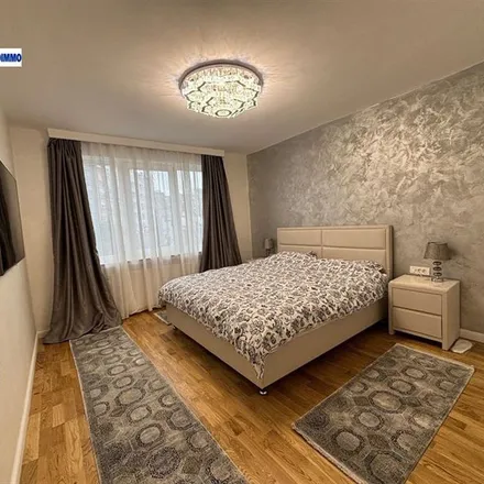 Rent this 2 bed apartment on Avenue d'Auderghem - Oudergemlaan 68 in 1040 Etterbeek, Belgium