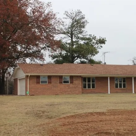 Image 2 - West Walnut Street, Tecumseh, OK 74873, USA - House for sale