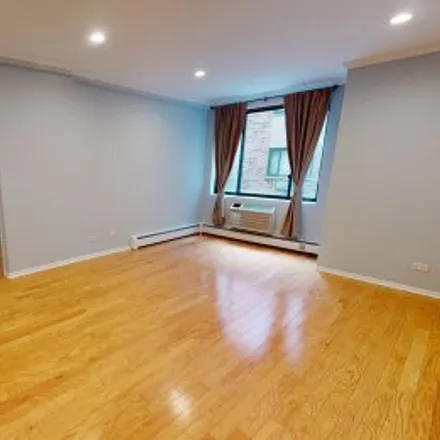 Rent this 1 bed apartment on #108,2336 North Commonwealth Avenue in Lincoln Park, Chicago