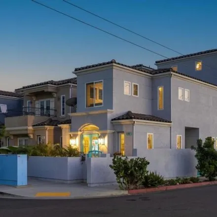 Buy this 3 bed house on 725 N Freeman St in Oceanside, California