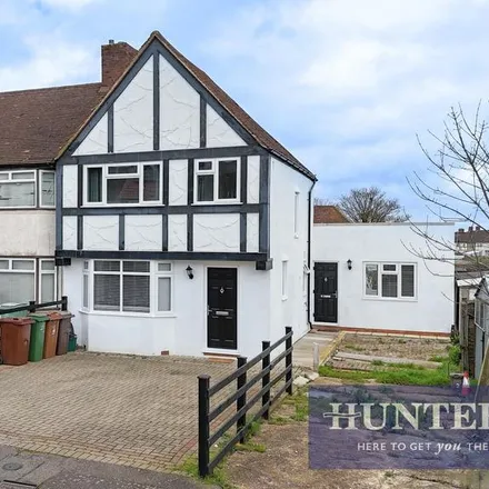 Rent this 4 bed house on unnamed road in London, SM5 1NY