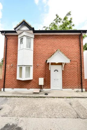 Image 6 - Patrol Place, London, SE6 4JD, United Kingdom - House for rent