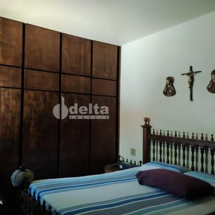 Buy this 3 bed house on Rua Alexandre Marques in Osvaldo Rezende, Uberlândia - MG