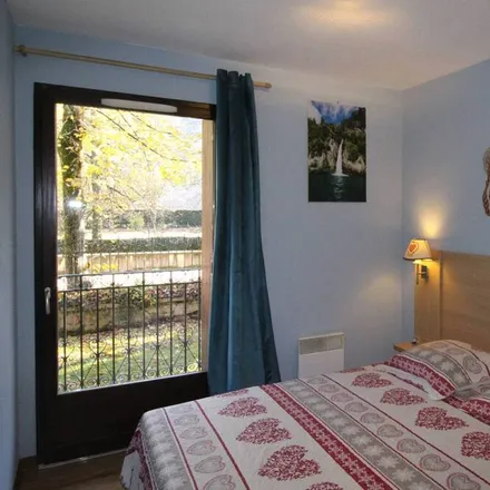 Rent this 2 bed apartment on Centre d'incendie et de secours de Bagnères-de-Luchon in Rue Clément Ader, 31110 Bagnères-de-Luchon