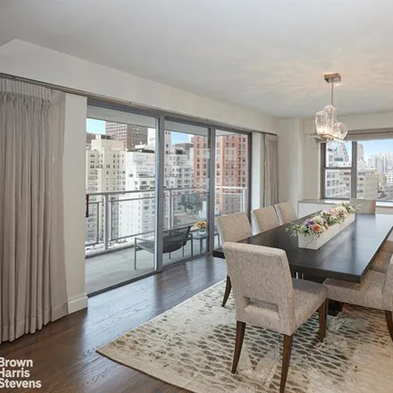 Image 3 - 150 EAST 69TH STREET 17F in New York - Apartment for sale