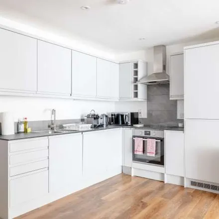 Image 3 - 81 The Chase, London, SW4 0RL, United Kingdom - Apartment for rent