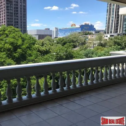 Rent this 3 bed apartment on โจชิชู in Soi Ekkamai 2, Vadhana District